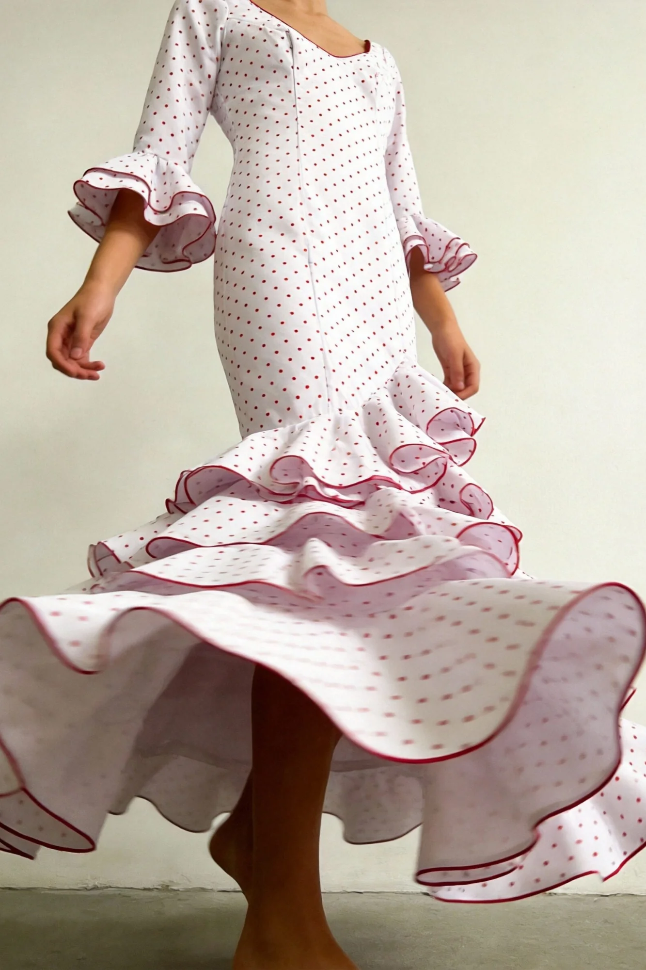 TRAJE DE FLAMENCA LOLITA LUNARES PEQUEÑOS - Image 9